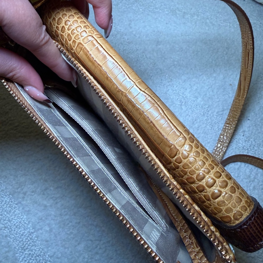 Brahmin Tan and White Croc-Embossed Crossbody Bag - Picture 3 of 3